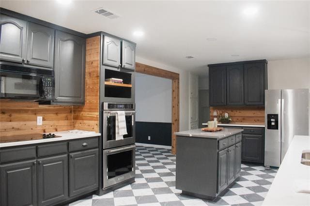 property at 2808 Peachtree Ln