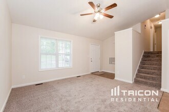 302 Prometheous Way in Rockmart, GA - Foto de edificio - Building Photo