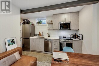 219 Quebec Ave in Toronto, ON - Building Photo - Building Photo