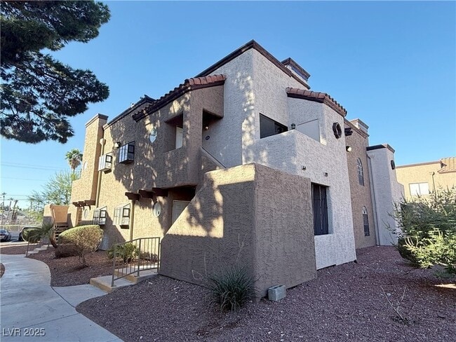 property at 2982 Juniper Hills Blvd