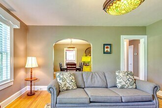 438 McNabb Ave in Knoxville, TN - Foto de edificio - Building Photo