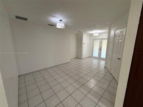 3840 W 10th Dr in Hialeah, FL - Building Photo - Building Photo