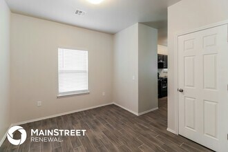 909 N Donald Way in Mustang, OK - Building Photo - Building Photo