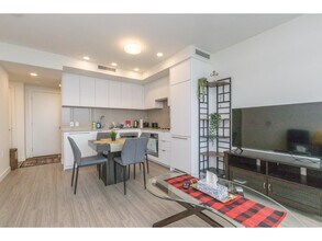 13675-1107A 107A Ave in Surrey, BC - Building Photo - Building Photo