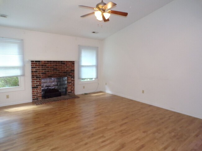 712 Grn Mdws Rd in Columbia, MO - Building Photo - Building Photo