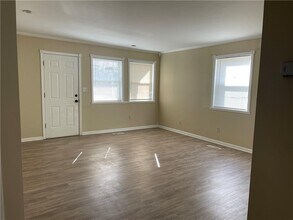 497 S Wood Ave in Fayetteville, AR - Foto de edificio - Building Photo