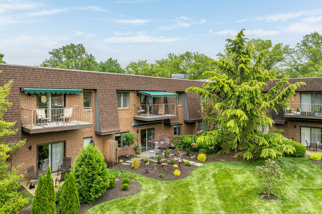 Stonegates in Wilmington, DE - Building Photo - Building Photo