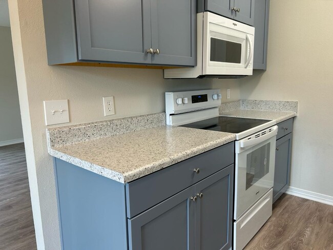 766 Rosa Parks Cir in Pensacola, FL - Building Photo - Building Photo