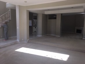 723 S Broadway in Redondo Beach, CA - Building Photo - Building Photo