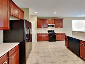 330 Branch Valley Dr in Dallas, GA - Foto de edificio - Building Photo