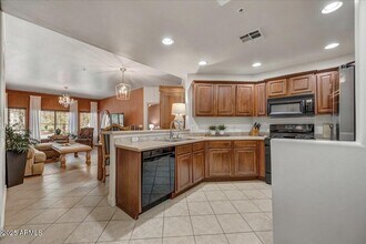 5450 E Deer Valley Dr in Phoenix, AZ - Building Photo - Building Photo