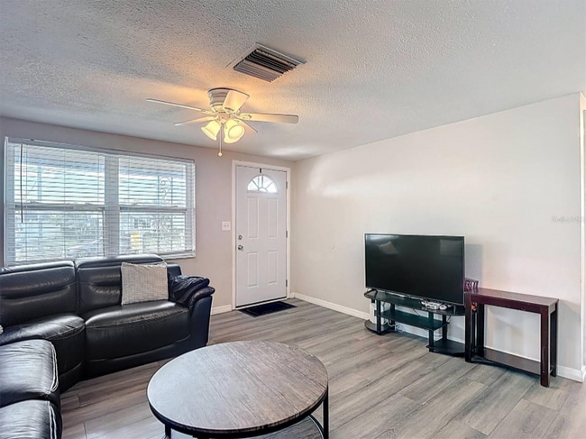5533 Riddle Rd in Holiday, FL - Building Photo - Building Photo