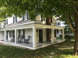 3436 Main St in Manchester, VT - Building Photo