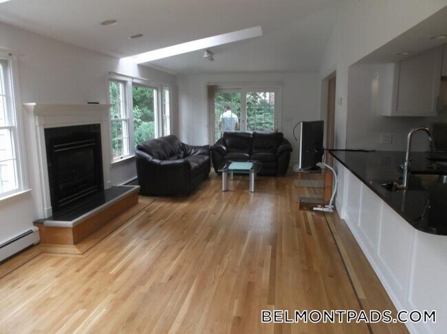 45 Wellesley Rd in Belmont, MA - Building Photo - Building Photo
