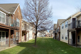 VISTA VILLA APARTMENTS in Saginaw, MI - Building Photo - Building Photo