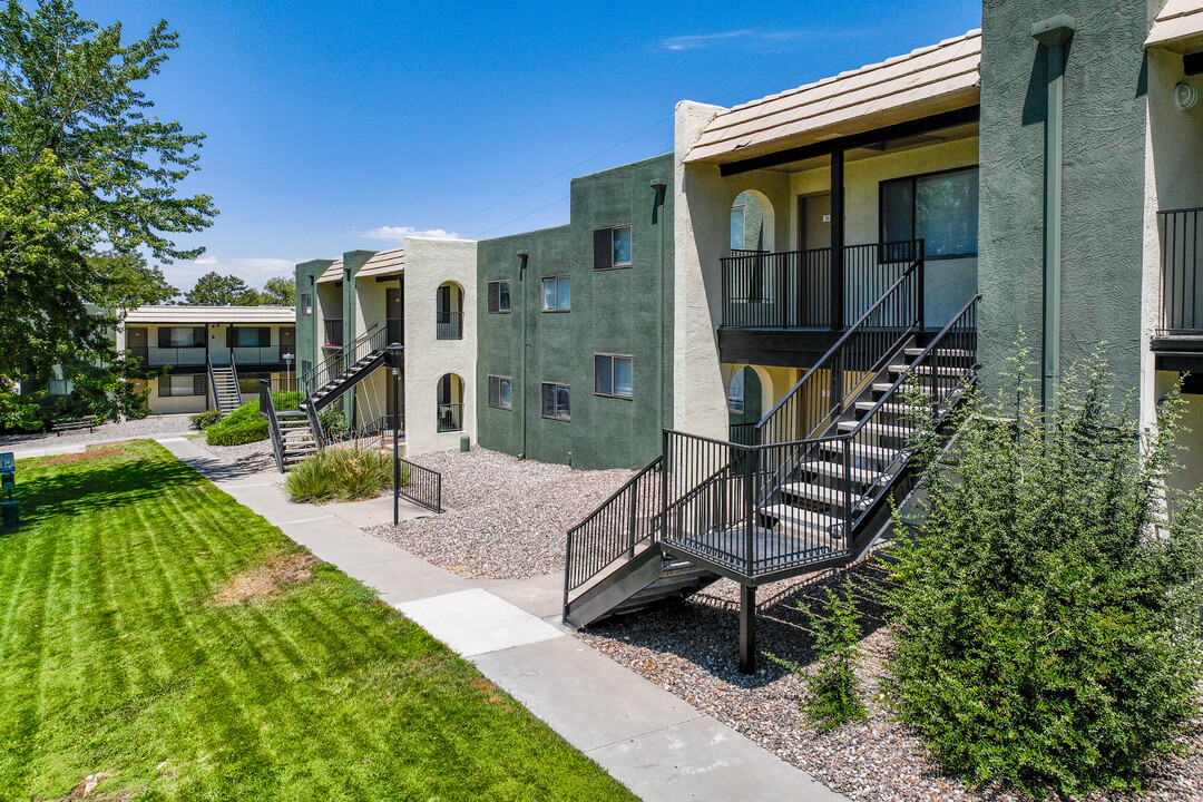 CIBOLA VILLAGE in Albuquerque, NM - Foto de edificio