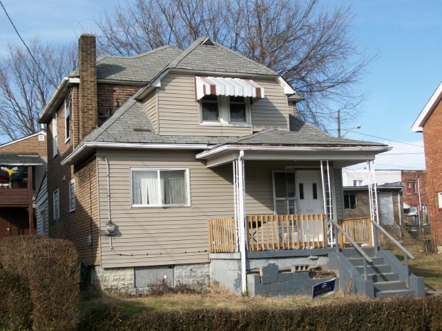 612 Margaretta St in Braddock, PA - Building Photo - Building Photo