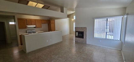 543 Chelsea Way in Corona, CA - Building Photo - Building Photo