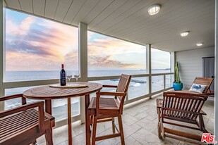 25234 Malibu Rd in Malibu, CA - Building Photo