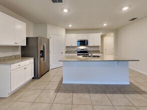 1417 Sugarwood St in Davenport, FL - Foto de edificio - Building Photo