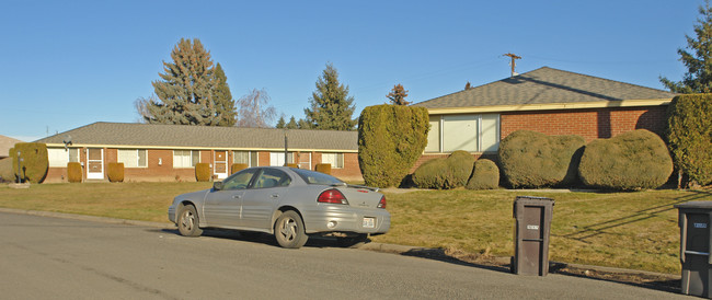 205 N 41st Ave in Yakima, WA - Building Photo - Building Photo