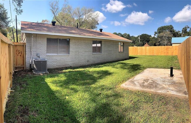 510 Nancy St in Dayton, TX - Building Photo - Building Photo