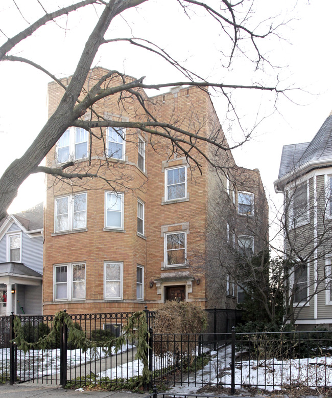 1751 W Granville Ave in Chicago, IL - Building Photo - Building Photo