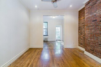 248 Mott St, Unit 12 in New York, NY - Building Photo - Building Photo