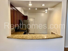 10960 Creekbridge Pl in San Diego, CA - Building Photo - Building Photo