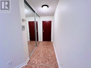 18 Hillcrest Ave in Toronto, ON - Building Photo - Building Photo