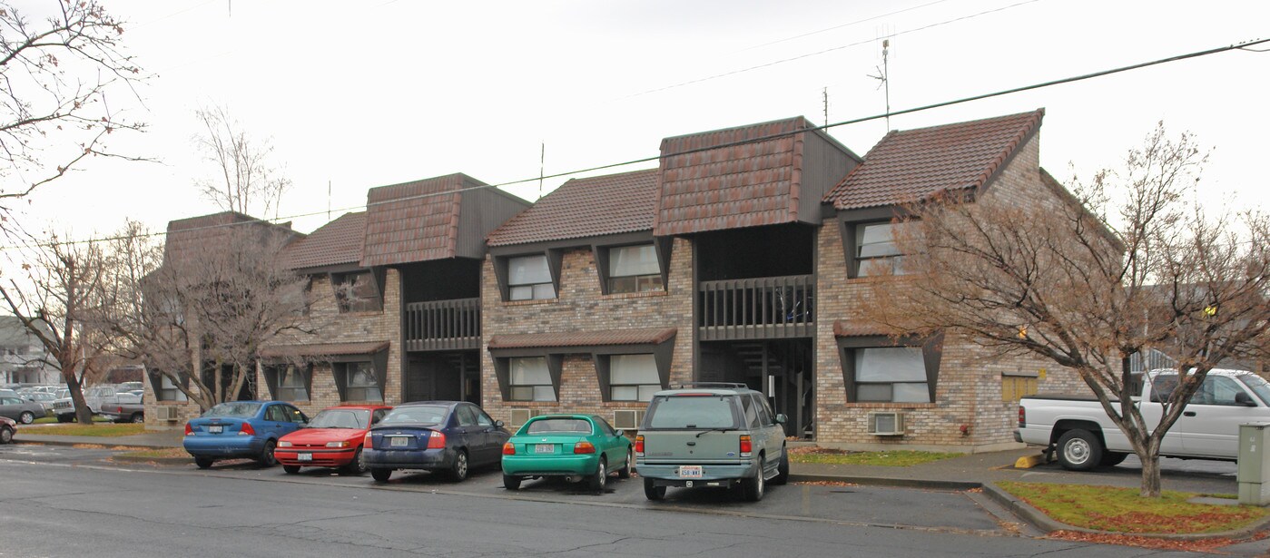 12-Plex in Yakima, WA - Building Photo