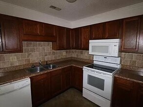 686 Rock Garden Cir in Winston-Salem, NC - Building Photo - Building Photo