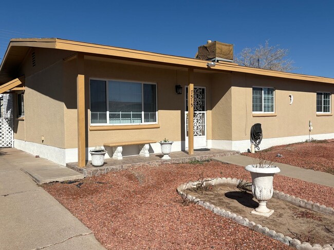 7515 Yuma Dr in El Paso, TX - Foto de edificio - Building Photo