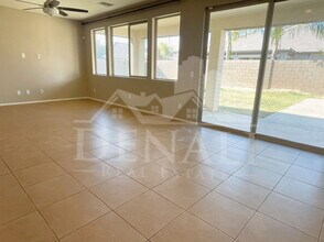 22468 E Calle de Flores in Queen Creek, AZ - Building Photo - Building Photo