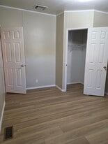 1105 Apache Plume Dr SE in Los Lunas, NM - Building Photo