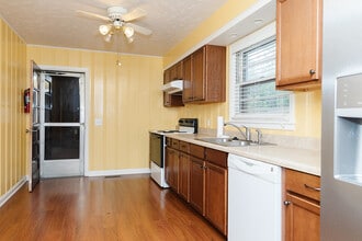801 Sunny Ln in Murray, KY - Building Photo - Building Photo