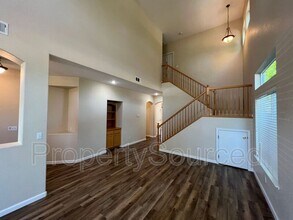 2080 Picadilly Ct in Manteca, CA - Building Photo - Building Photo