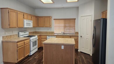 3991 Mission Peak in Palm Springs, CA - Building Photo - Building Photo