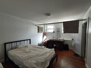 15 Wellman St, Unit #1 in Brookline, MA - Building Photo - Building Photo