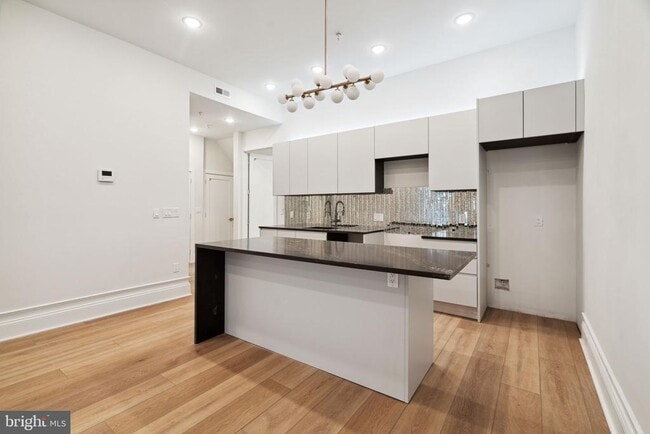 property at 1822 Chestnut St