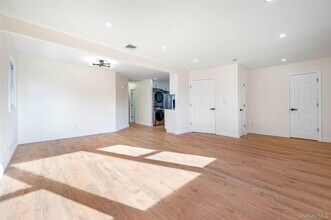 50 Mahland Pl in Oceanside, NY - Foto de edificio - Building Photo