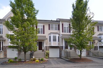 Kensington Woods in Danbury, CT - Building Photo - Building Photo