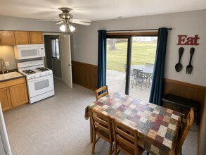 2013 9th St Pl in Coralville, IA - Building Photo - Building Photo