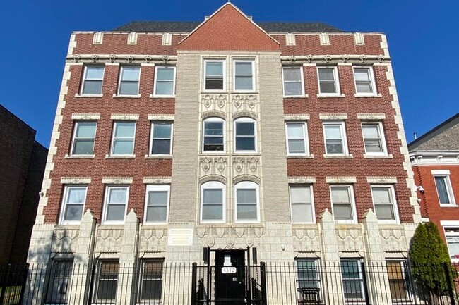 Garfield Apartments in Chicago, IL - Building Photo - Building Photo