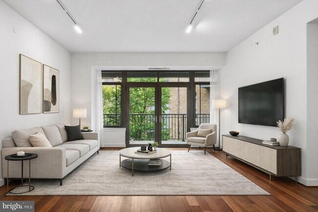 2425 L St NW in Washington, DC - Building Photo - Building Photo