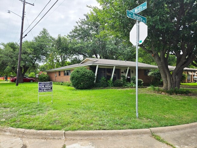 701 S Burdette Ave in Sherman, TX - Foto de edificio - Building Photo