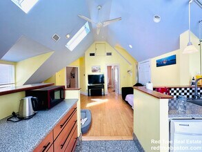 22R Brooks St in Boston, MA - Building Photo - Building Photo