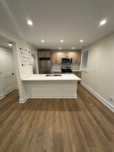 2018 N Oakley Ave in Chicago, IL - Foto de edificio - Building Photo