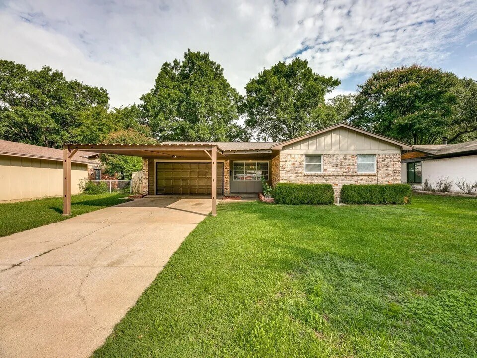 11341 Dalron Dr in Dallas, TX - Building Photo