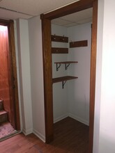 15 E Main St, Unit 15 C in Cary, IL - Building Photo - Building Photo